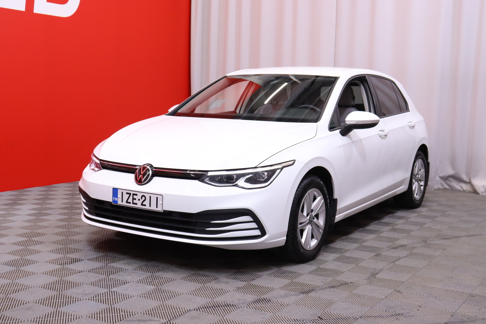 Volkswagen - Golf - // Suomi-auto / Webasto / ACC / Kamera / Keyless / Ambient / - Viistoperä