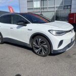 Volkswagen - ID.4 - Pro Performance 1ST Max 150 kW, akku 77 kWh // Matrix / Hieronta / HUD / 360° / Panorama / Koukku // - Maastoauto