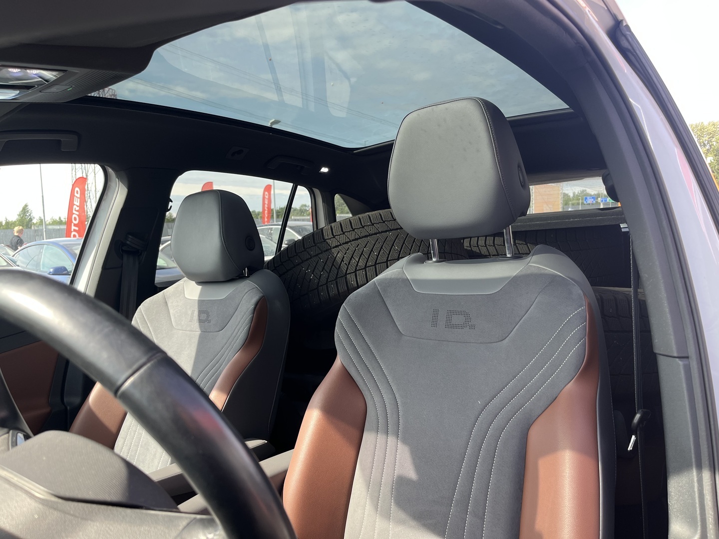 Volkswagen - ID.4 - Pro Performance 1ST Max 150 kW, akku 77 kWh // Matrix / Hieronta / HUD / 360° / Panorama / Koukku // - Maastoauto