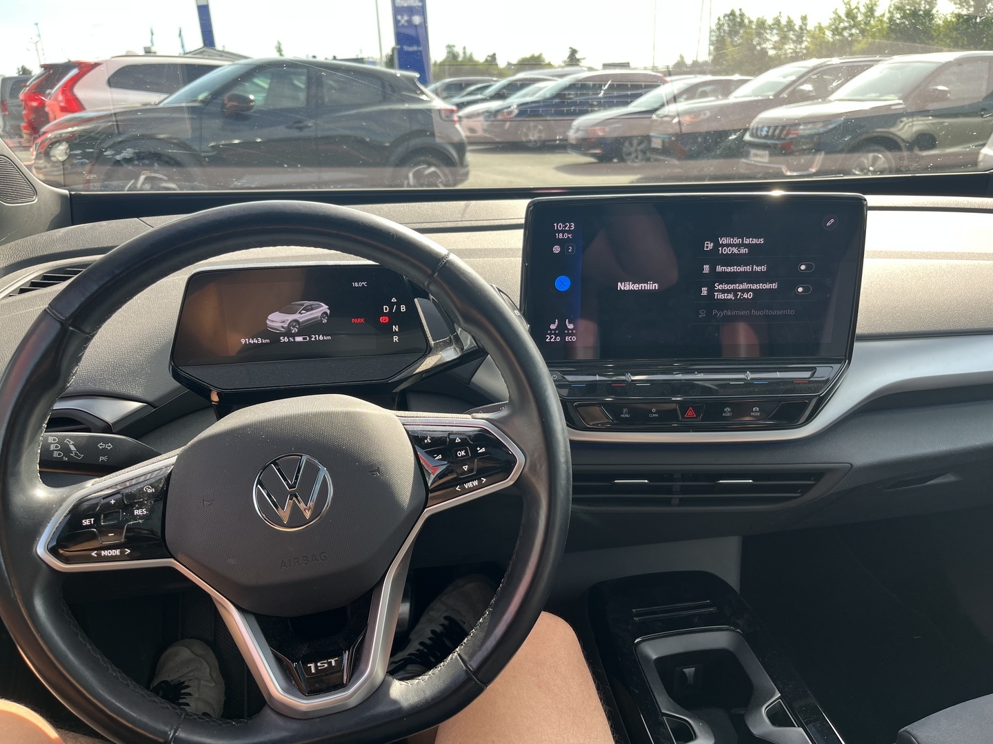 Volkswagen - ID.4 - Pro Performance 1ST Max 150 kW, akku 77 kWh // Matrix / Hieronta / HUD / 360° / Panorama / Koukku // - Maastoauto