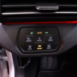 Volkswagen - ID.4 - Pro Performance 1ST Max 150 kW, akku 77 kWh // Matrix / Hieronta / HUD / 360° / Panorama / Koukku // - Maastoauto