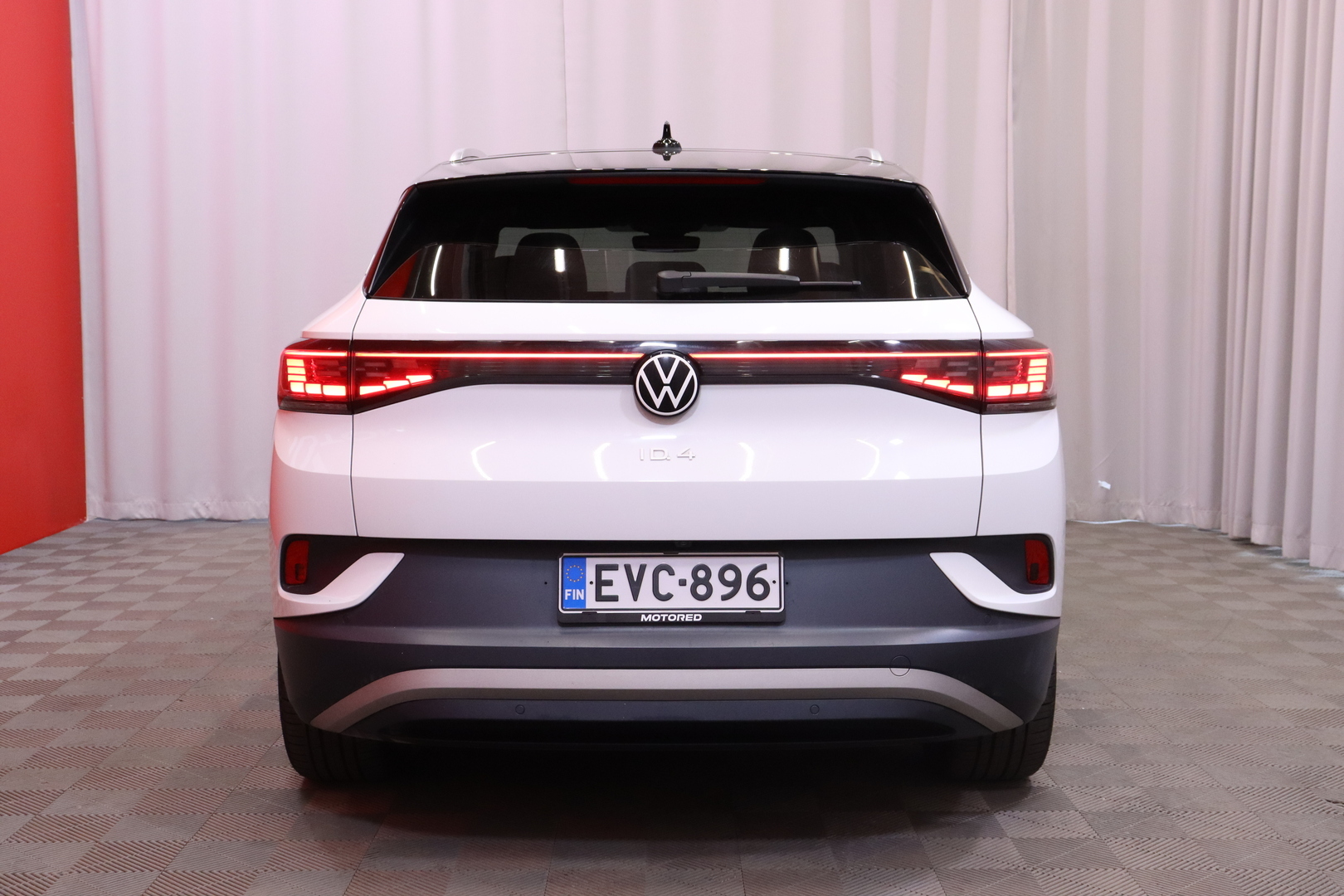 Volkswagen - ID.4 - Pro Performance 1ST Max 150 kW, akku 77 kWh // Matrix / Hieronta / HUD / 360° / Panorama / Koukku // - Maastoauto