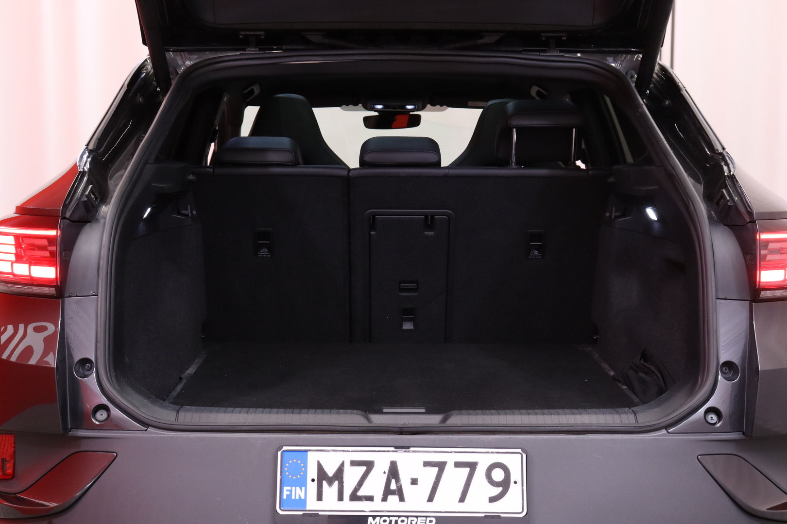 Volkswagen - ID.4 - Pro Performance Max 150 kW, akku 77 kWh // TopSport / Panorama / 360 / Läm. tuulilasi // - Maastoauto