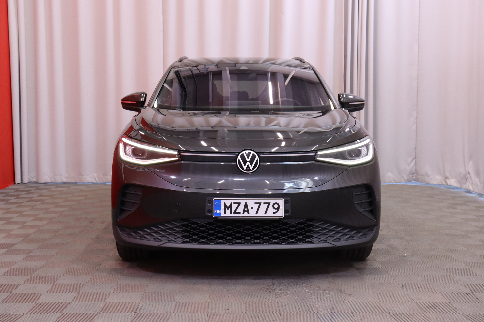 Volkswagen - ID.4 - Pro Performance Max 150 kW, akku 77 kWh // TopSport / Panorama / 360 / Läm. tuulilasi // - Maastoauto