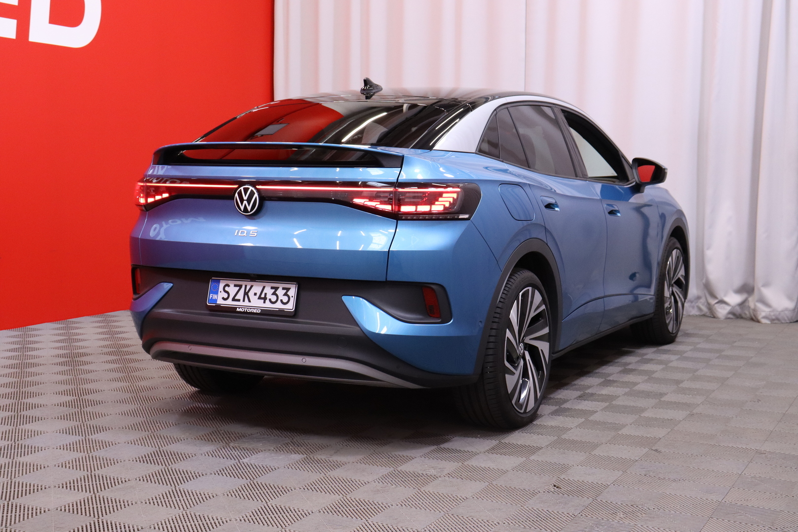 Volkswagen - ID.5 - Pro Business 210 kW, akku 77 kWh // Matrix / 360° / Vetokoukku / Ambient / Harman/Kardon // - Maastoauto