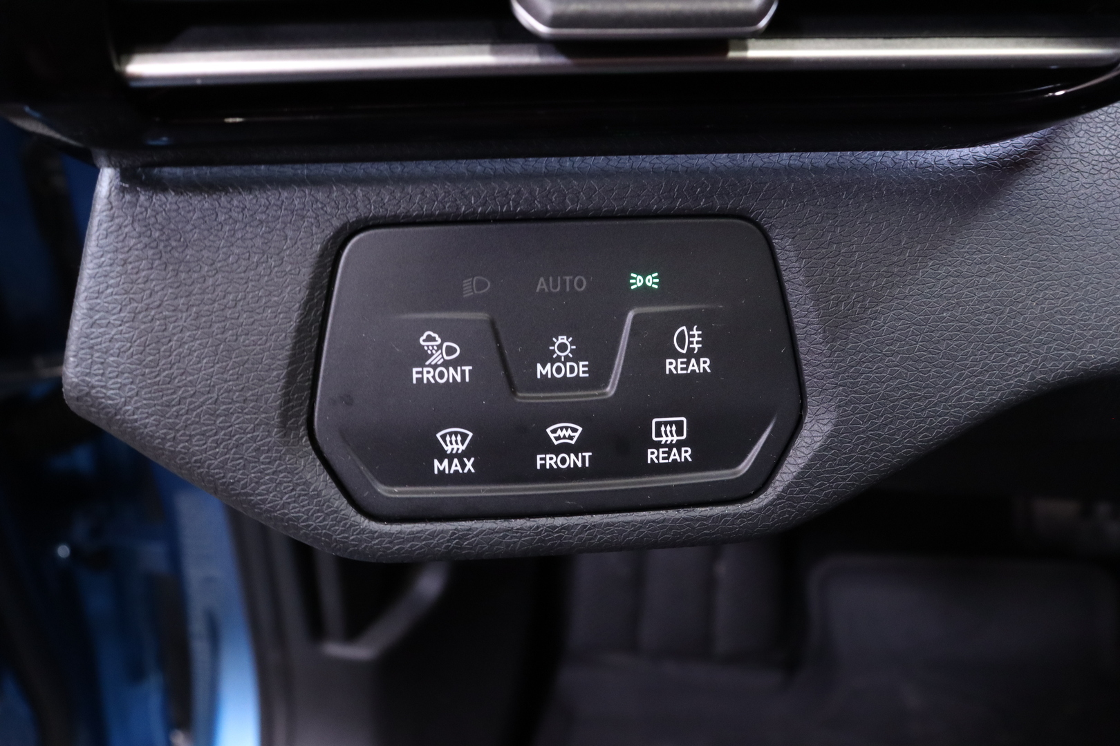 Volkswagen - ID.5 - Pro Business 210 kW, akku 77 kWh // Matrix / 360° / Vetokoukku / Ambient / Harman/Kardon // - Maastoauto