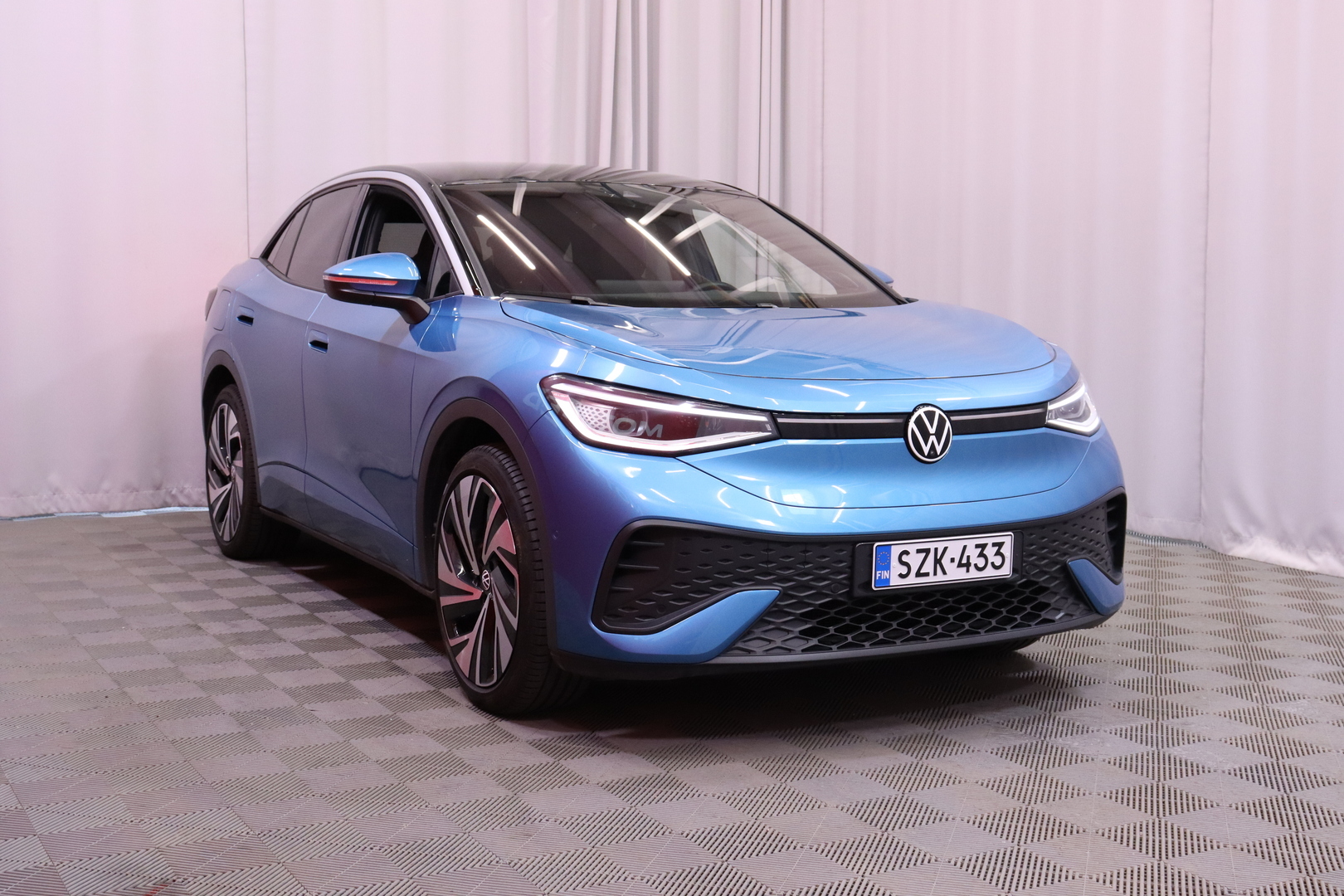 Volkswagen - ID.5 - Pro Business 210 kW, akku 77 kWh // Matrix / 360° / Vetokoukku / Ambient / Harman/Kardon // - Maastoauto