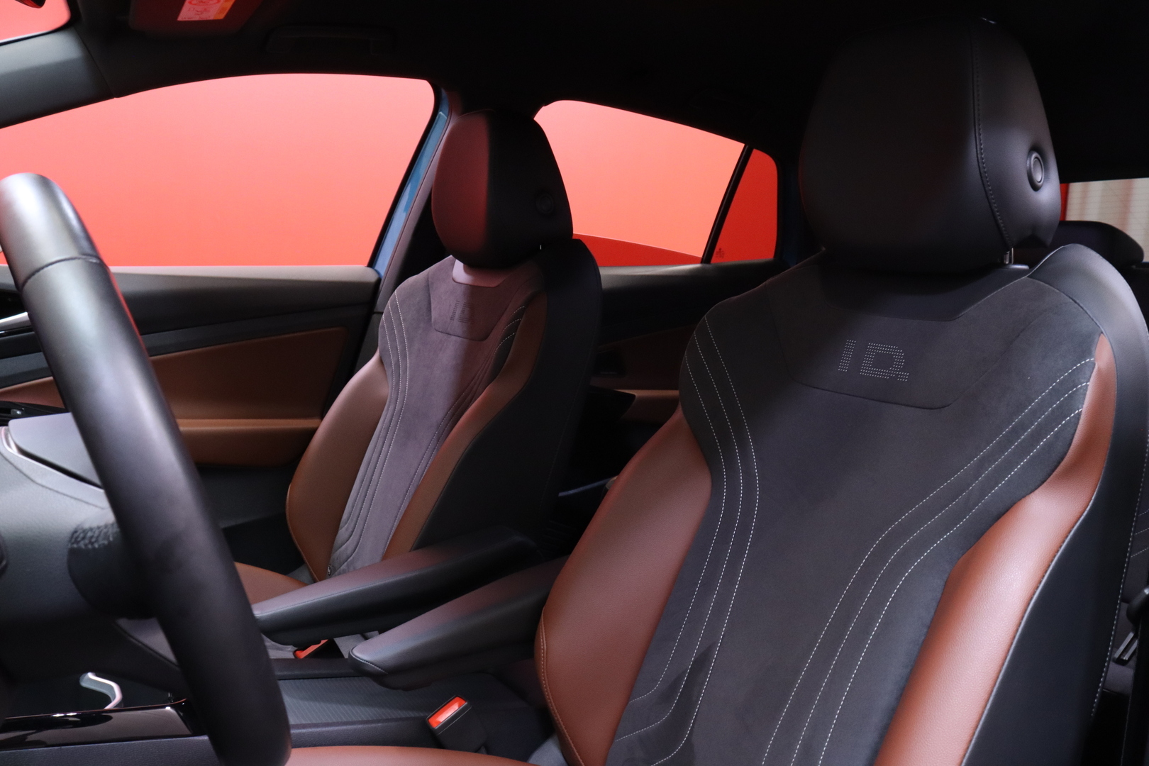 Volkswagen - ID.5 - Pro Business 210 kW, akku 77 kWh // Matrix / 360° / Vetokoukku / Ambient / Harman/Kardon // - Maastoauto