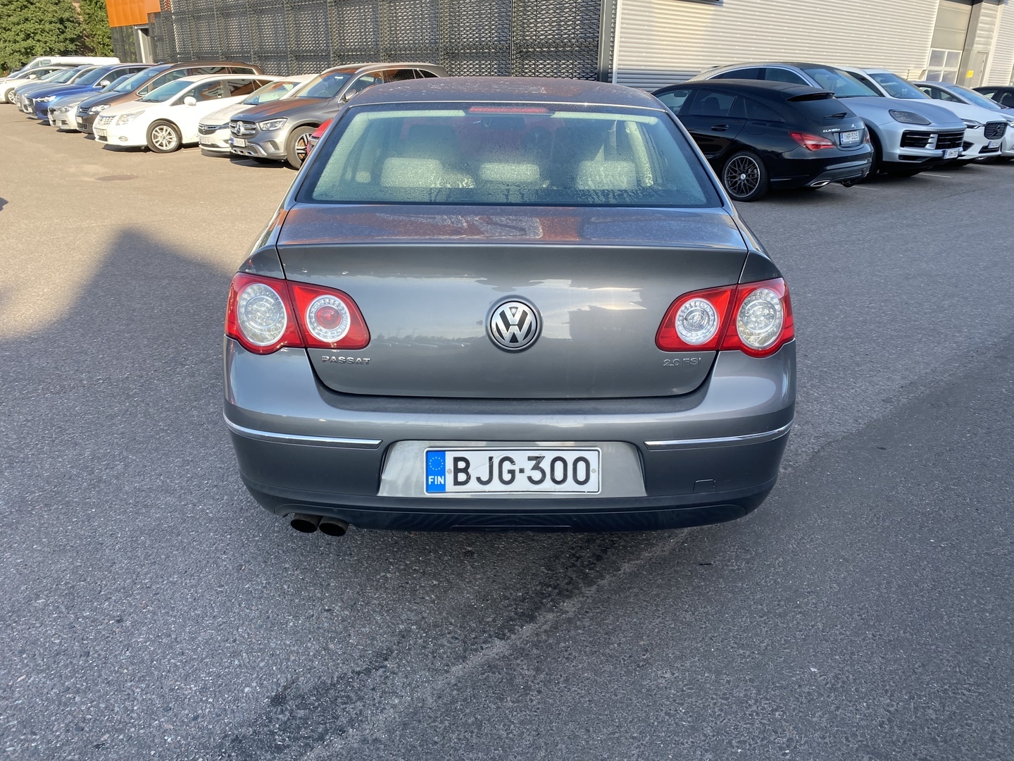 Volkswagen - Passat - 4D PASSAT SEDAN 2.0FSI-3C/271 - Sedan