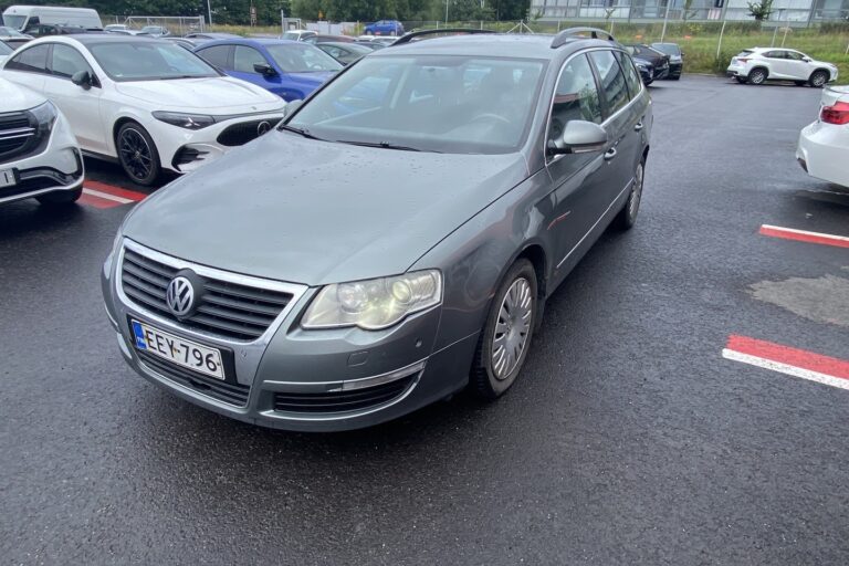 Volkswagen - Passat - Variant Comfortline 2,0 TDI 81 kW (110 hv) BlueMotion - Farmari