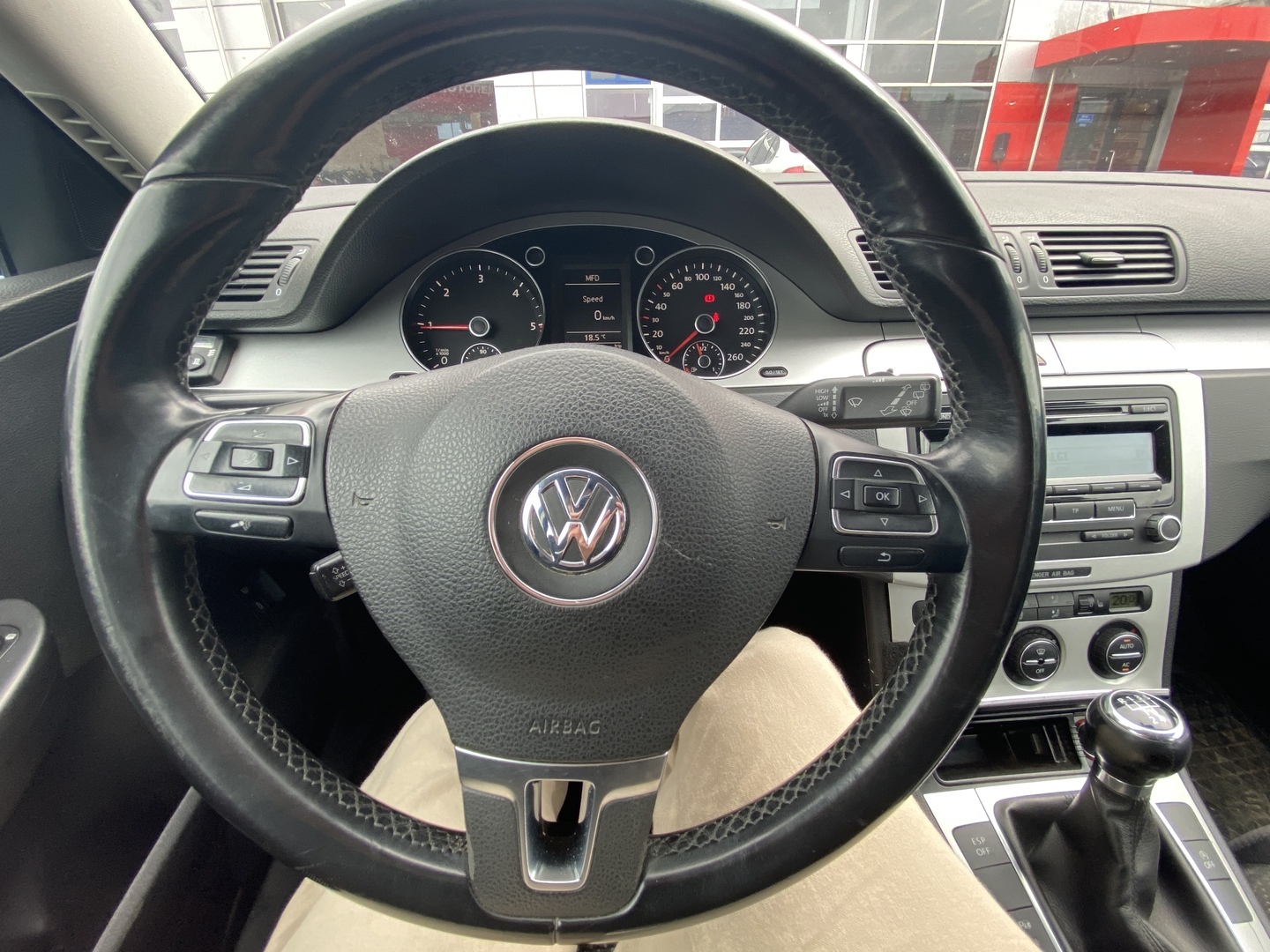 Volkswagen - Passat - Variant Comfortline 2,0 TDI 81 kW (110 hv) BlueMotion - Farmari