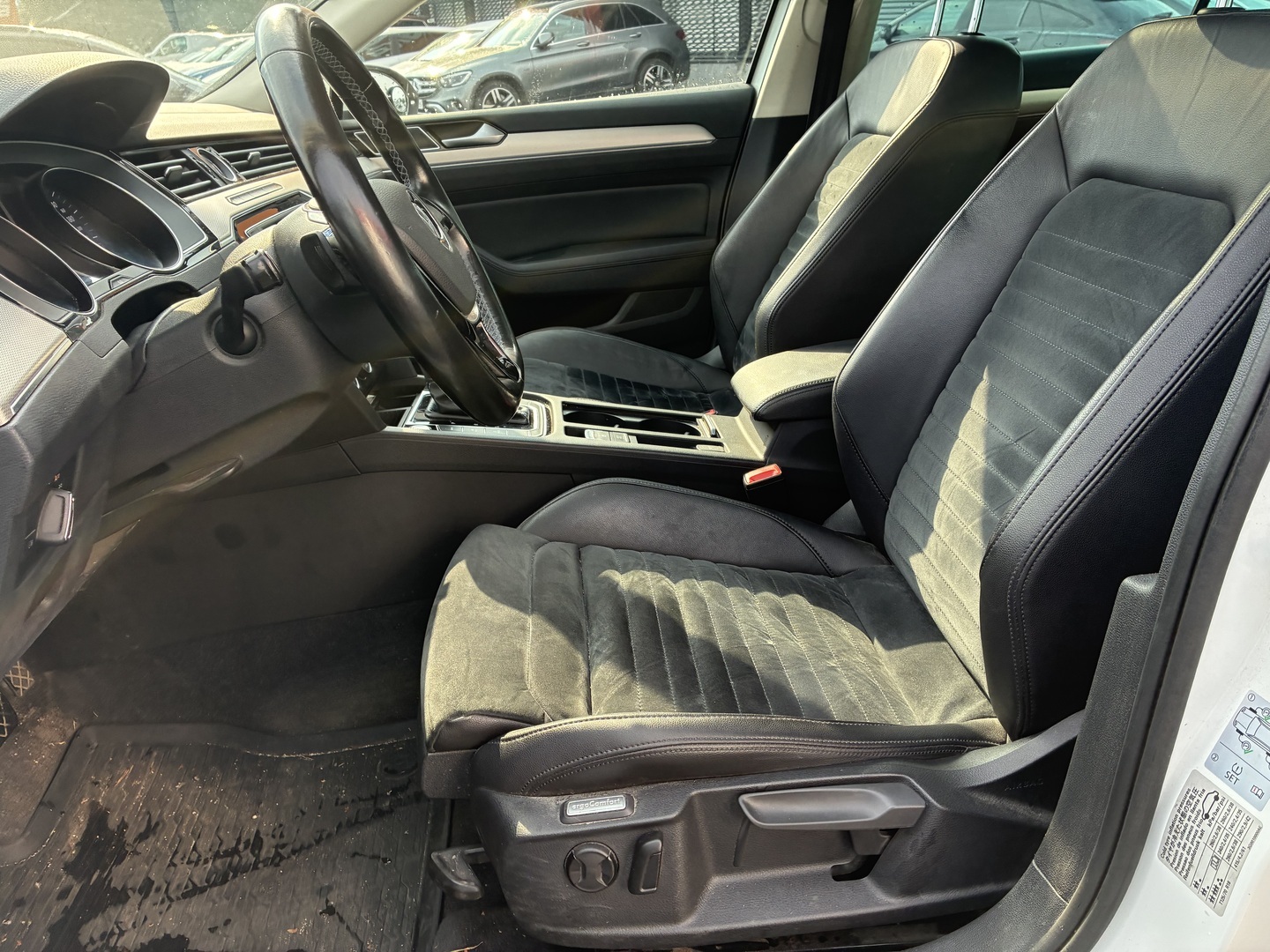 Volkswagen - Passat - Sedan GTE Plug-In Hybrid 160 kW (218 hv) DSG-automaatti - Sedan