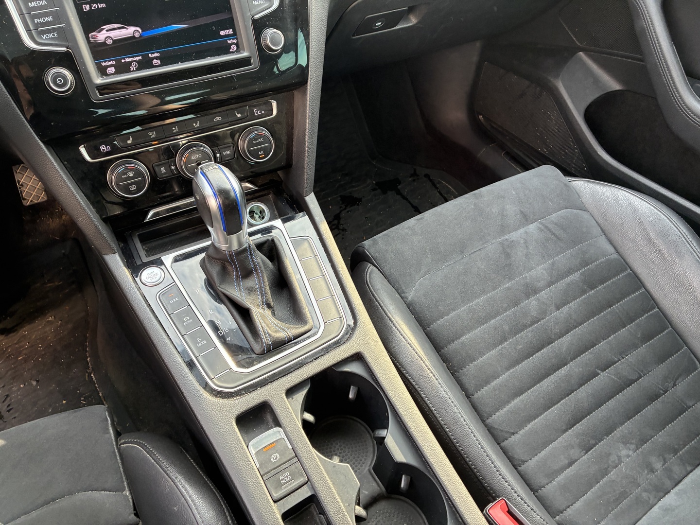 Volkswagen - Passat - Sedan GTE Plug-In Hybrid 160 kW (218 hv) DSG-automaatti - Sedan