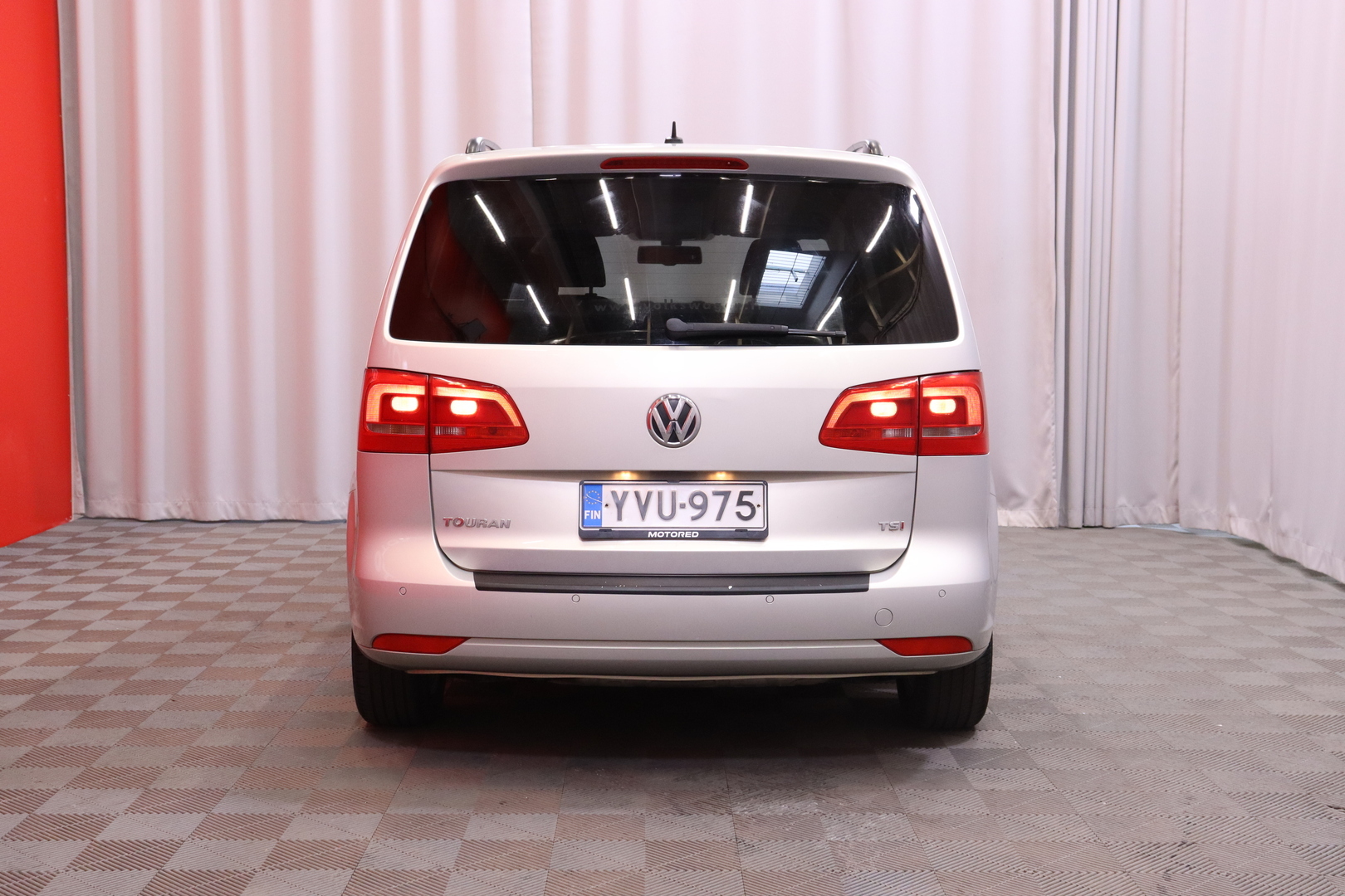 Volkswagen - Touran - Comfortline 1,4 TSI 103 kW (140 hv) DSG-automaatti // Webasto / Radio / P.tutka / Vakkari // - Tila-auto