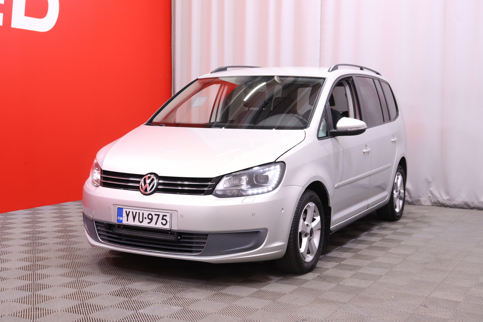 Volkswagen - Touran - Comfortline 1,4 TSI 103 kW (140 hv) DSG-automaatti // Webasto / Radio / P.tutka / Vakkari // - Tila-auto