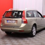 Volvo - V50 - 2,0D Summum aut // Webasto / Nahkaverhoilu / Radio / Autom.ilmastointi // - Farmari
