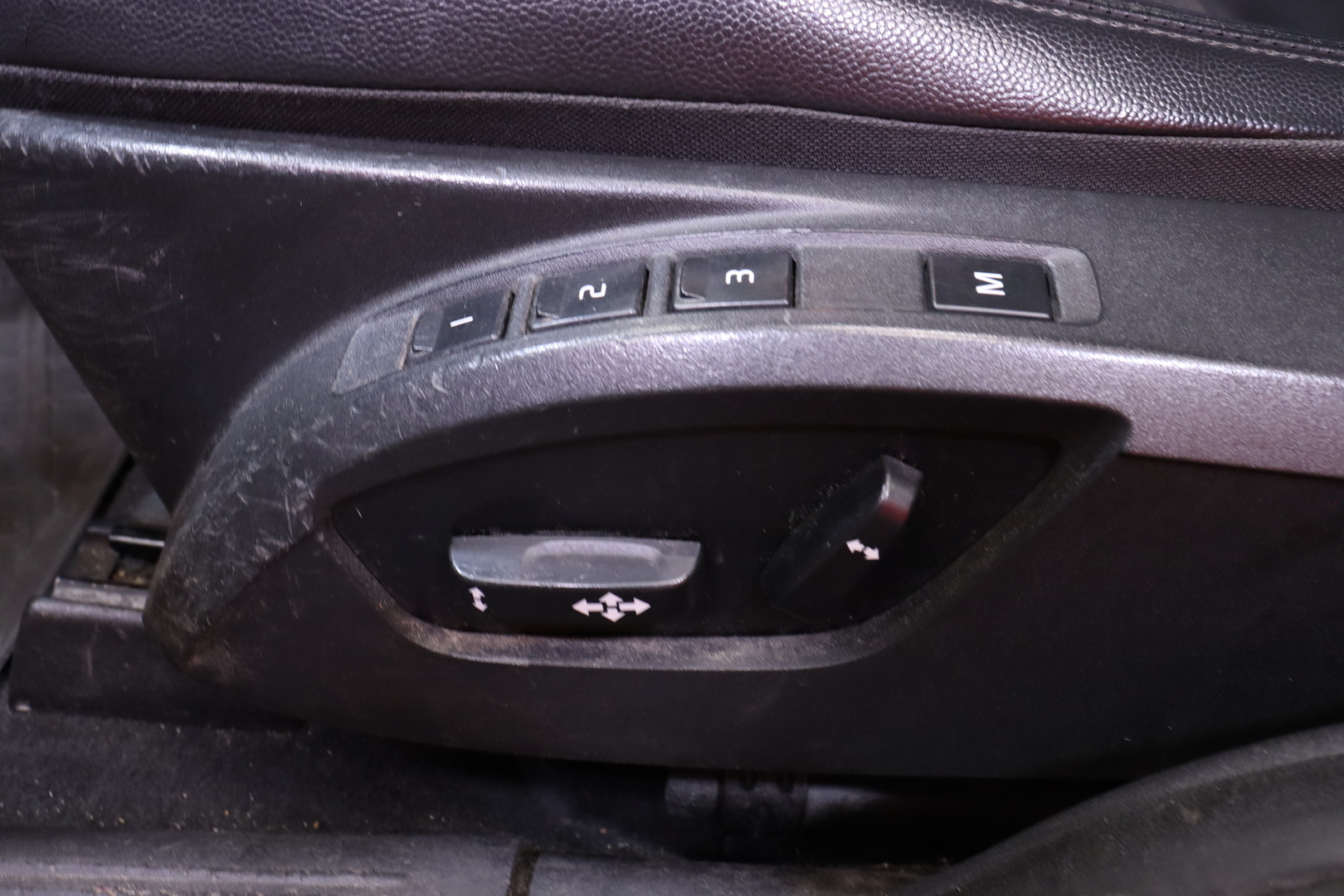 Volvo - V50 - 2,0D Summum aut // Webasto / Nahkaverhoilu / Radio / Autom.ilmastointi // - Farmari