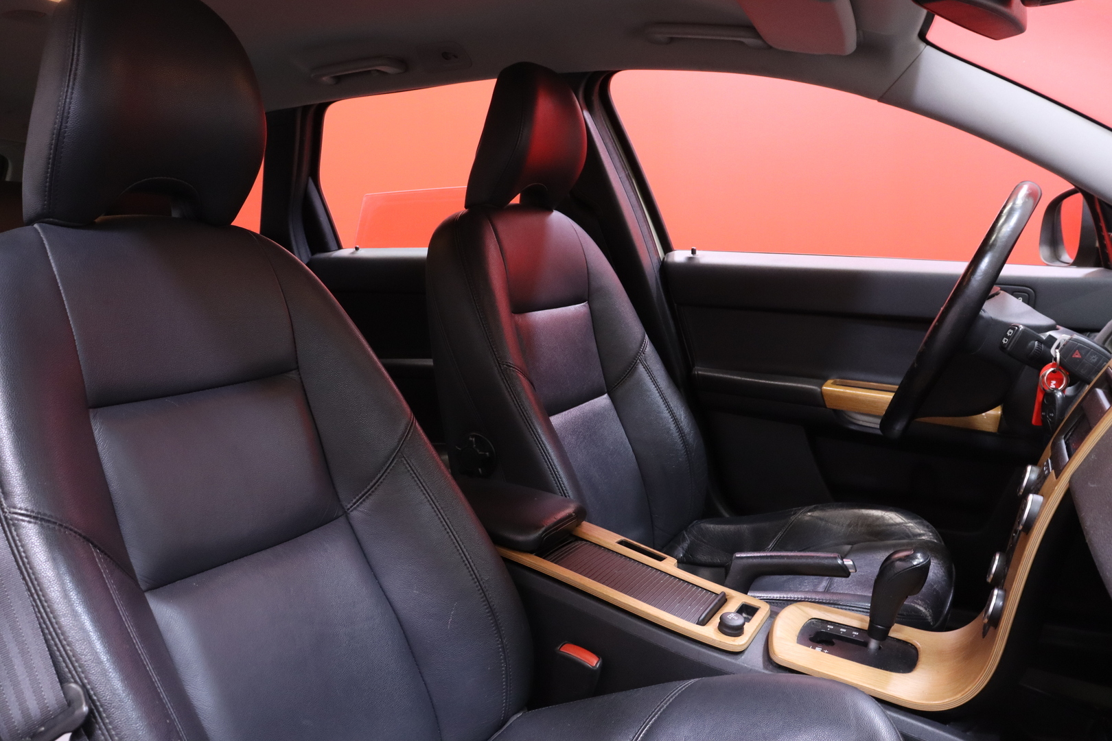 Volvo - V50 - 2,0D Summum aut // Webasto / Nahkaverhoilu / Radio / Autom.ilmastointi // - Farmari