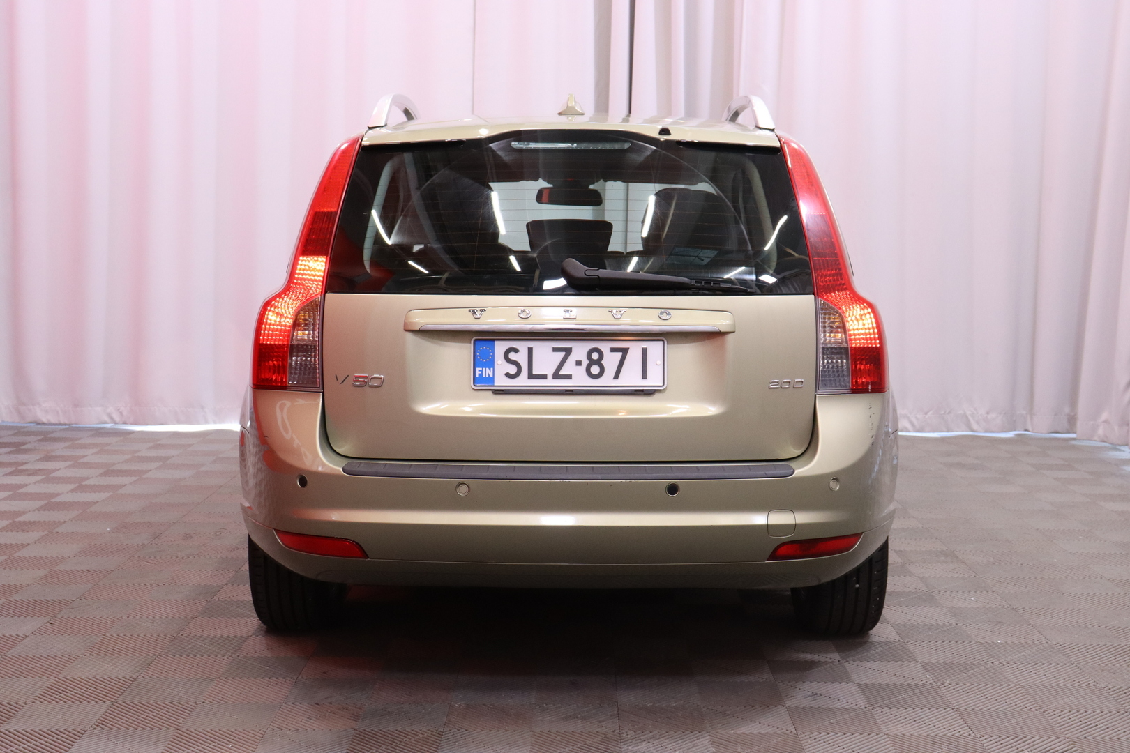 Volvo - V50 - 2,0D Summum aut // Webasto / Nahkaverhoilu / Radio / Autom.ilmastointi // - Farmari