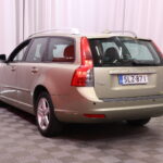 Volvo - V50 - 2,0D Summum aut // Webasto / Nahkaverhoilu / Radio / Autom.ilmastointi // - Farmari