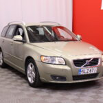 Volvo - V50 - 2,0D Summum aut // Webasto / Nahkaverhoilu / Radio / Autom.ilmastointi // - Farmari