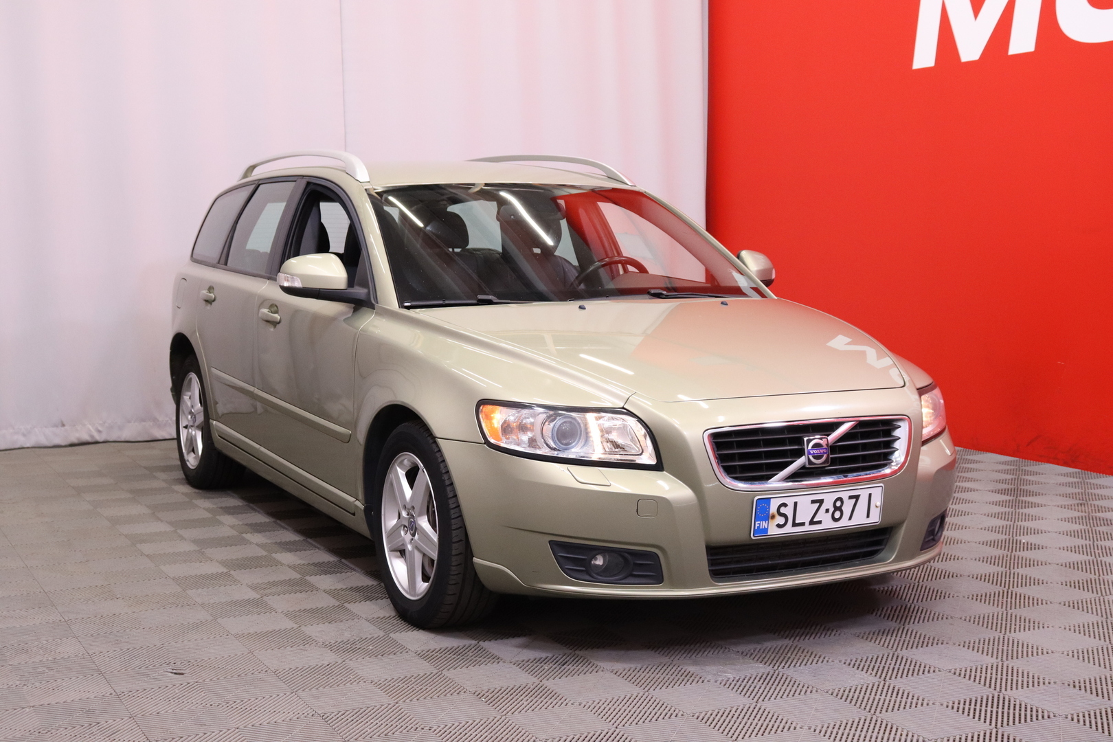 Volvo - V50 - 2,0D Summum aut // Webasto / Nahkaverhoilu / Radio / Autom.ilmastointi // - Farmari