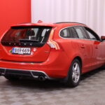 Volvo - V60 - T3 R-Design // P.tutka / Vakkari / Nahkaverhoilu / Bluetooth // - Farmari