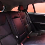 Volvo - V60 - T3 R-Design // P.tutka / Vakkari / Nahkaverhoilu / Bluetooth // - Farmari