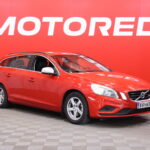 Volvo - V60 - T3 R-Design // P.tutka / Vakkari / Nahkaverhoilu / Bluetooth // - Farmari