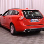 Volvo - V60 - T3 R-Design // P.tutka / Vakkari / Nahkaverhoilu / Bluetooth // - Farmari