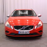Volvo - V60 - T3 R-Design // P.tutka / Vakkari / Nahkaverhoilu / Bluetooth // - Farmari