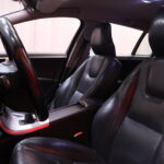 Volvo - V60 - T3 R-Design // P.tutka / Vakkari / Nahkaverhoilu / Bluetooth // - Farmari