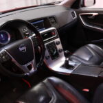 Volvo - V60 - T3 R-Design // P.tutka / Vakkari / Nahkaverhoilu / Bluetooth // - Farmari