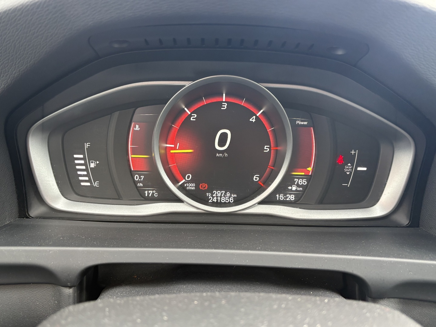 Volvo - V60 - D3 Momentum // Webasto / Vakkari / Kattoluukku / Juuri saapunut! // - Farmari