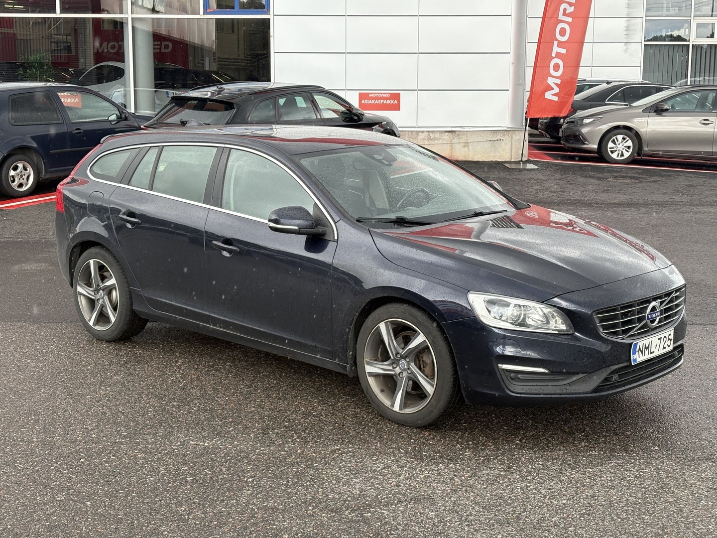 Volvo - V60 - D3 Momentum // Webasto / Vakkari / Kattoluukku / Juuri saapunut! // - Farmari
