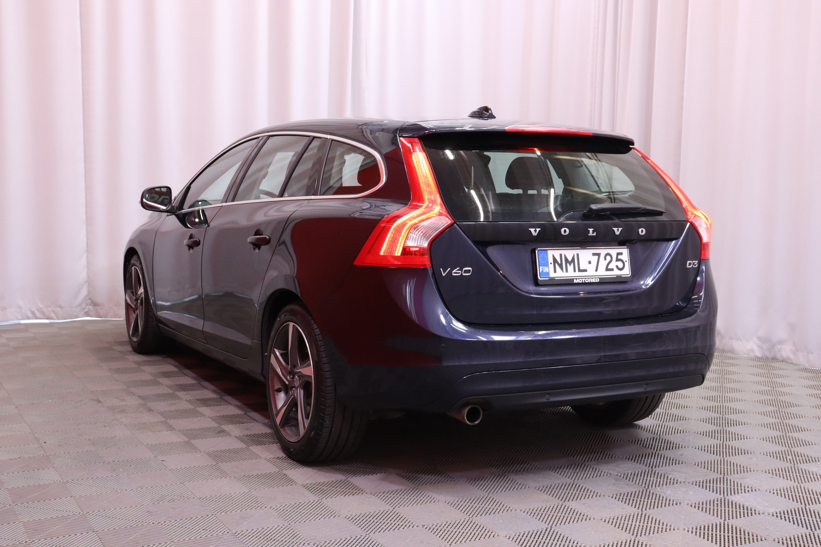 Volvo - V60 - D3 Momentum // Webasto / Vakkari / Kattoluukku / Juuri saapunut! // - Farmari