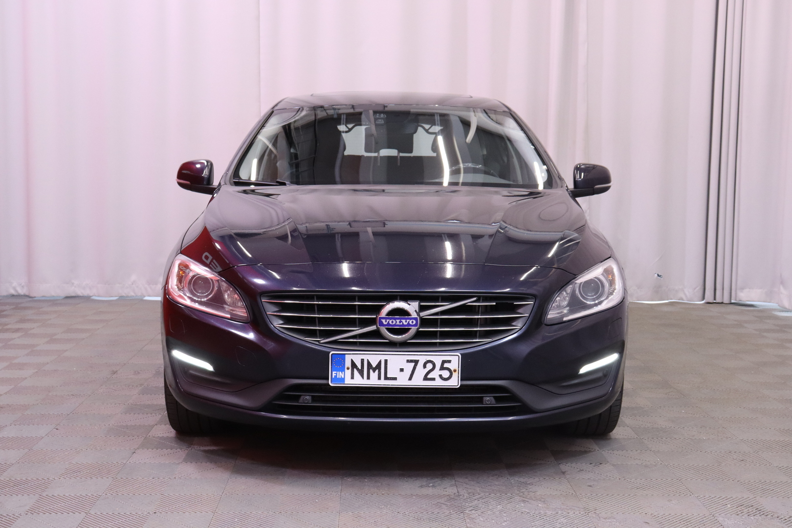 Volvo - V60 - D3 Momentum // Webasto / Vakkari / Kattoluukku / Juuri saapunut! // - Farmari