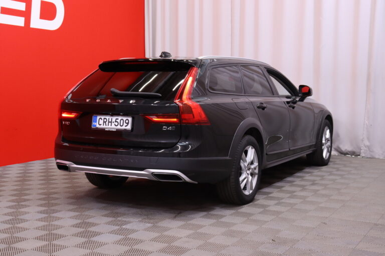 Volvo V90 Cross Country