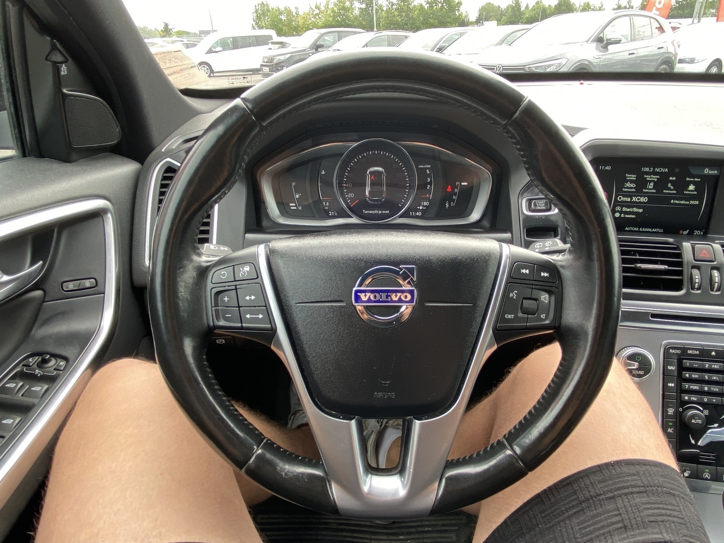 Volvo - XC60 - XC60 Farmari (AC) 4ov 2400cm3 A - Farmari
