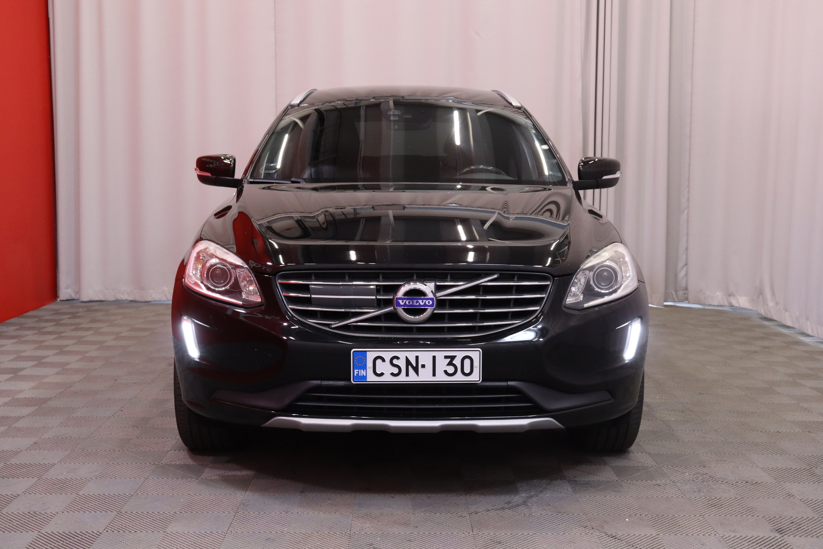 Volvo - XC60 - D4 AWD Business Classic Summum aut // Webasto / ACC / Blis / Koukku / Keyless / Navi // - Maastoauto