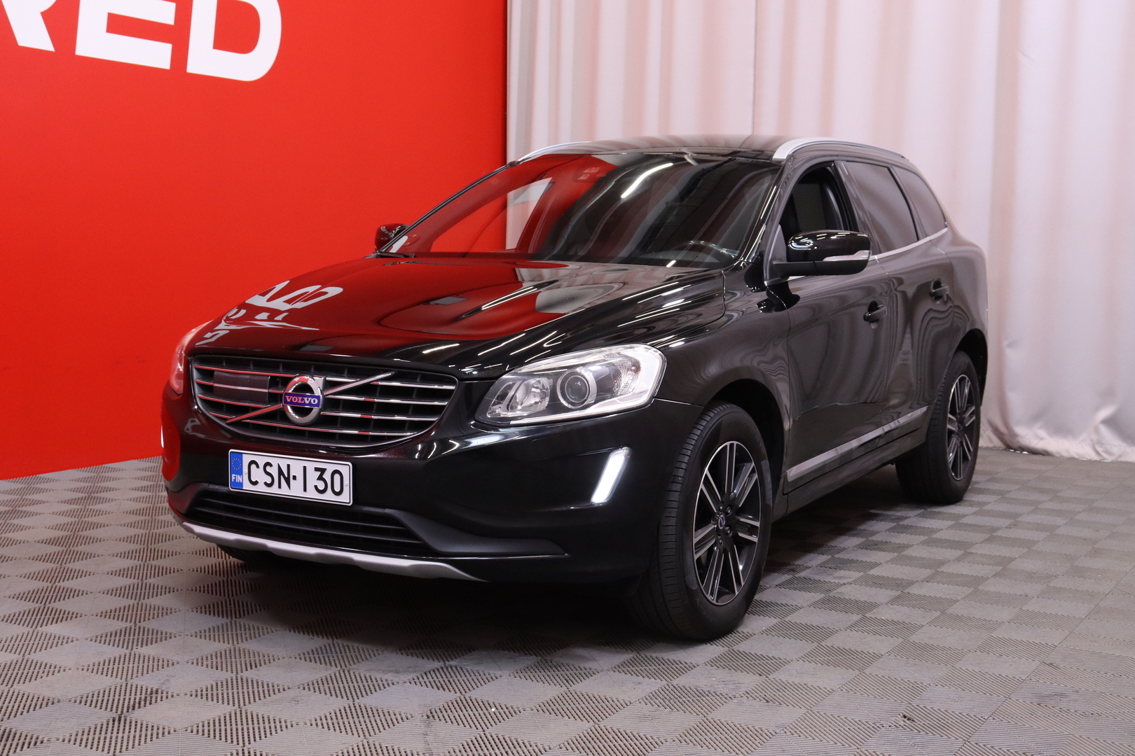 Volvo - XC60 - D4 AWD Business Classic Summum aut // Webasto / ACC / Blis / Koukku / Keyless / Navi // - Maastoauto