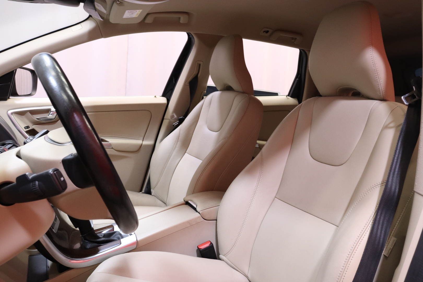 Volvo - XC60 - D4 AWD Business Classic Summum aut - Maastoauto
