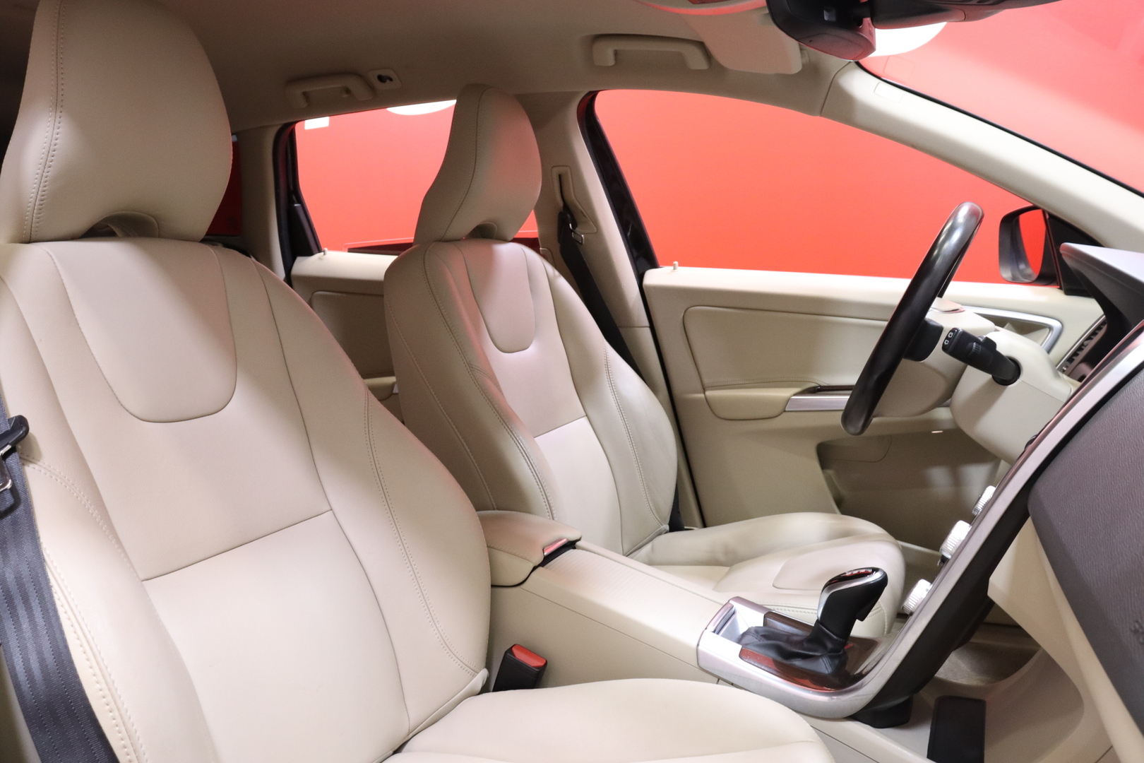 Volvo - XC60 - D4 AWD Business Classic Summum aut - Maastoauto