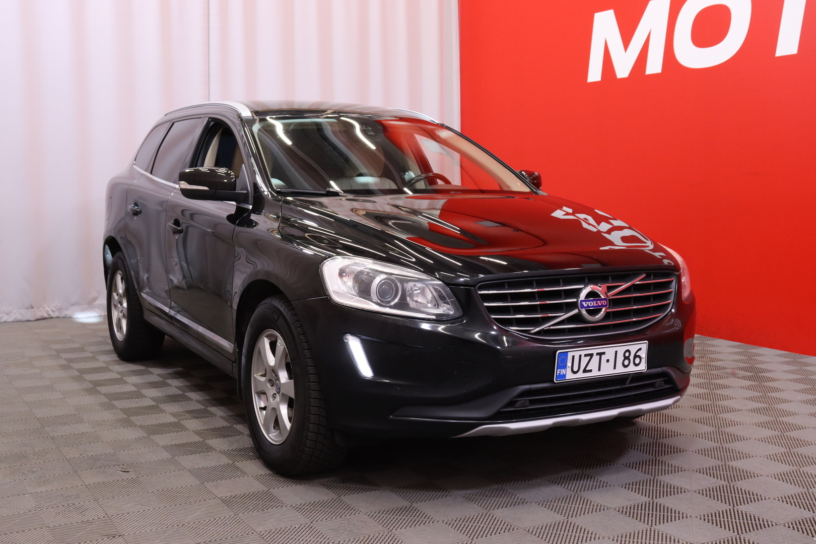 Volvo - XC60 - D4 AWD Business Classic Summum aut - Maastoauto