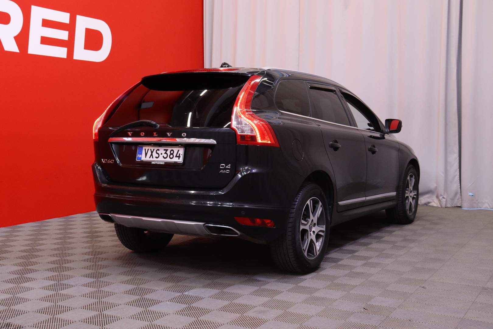 Volvo - XC60 - D4 AWD Summum // Kattoluukku / Keyless / Webasto / VOC / Kamera / Bluetooth / Nahkapenkit // - Maastoauto