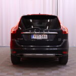 Volvo - XC60 - D4 AWD Summum // Kattoluukku / Keyless / Webasto / VOC / Kamera / Bluetooth / Nahkapenkit // - Maastoauto