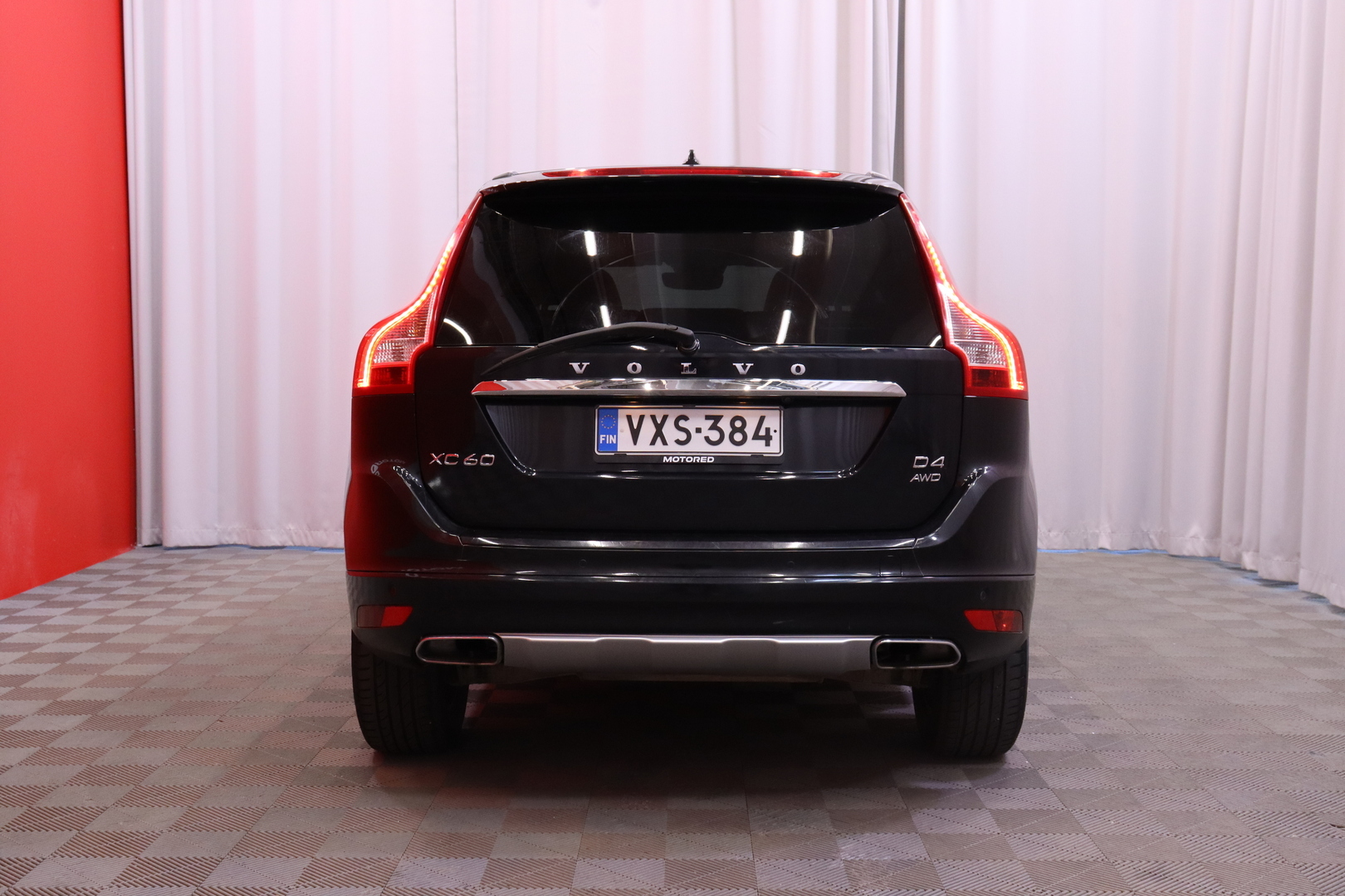 Volvo - XC60 - D4 AWD Summum // Kattoluukku / Keyless / Webasto / VOC / Kamera / Bluetooth / Nahkapenkit // - Maastoauto