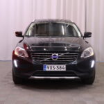 Volvo - XC60 - D4 AWD Summum // Kattoluukku / Keyless / Webasto / VOC / Kamera / Bluetooth / Nahkapenkit // - Maastoauto