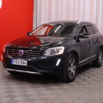 Volvo - XC60 - D4 AWD Summum // Kattoluukku / Keyless / Webasto / VOC / Kamera / Bluetooth / Nahkapenkit // - Maastoauto