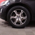 Volvo - XC60 - D4 AWD Summum // Kattoluukku / Keyless / Webasto / VOC / Kamera / Bluetooth / Nahkapenkit // - Maastoauto